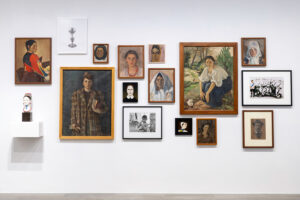 Allestimento mostra Le affinità immaginate